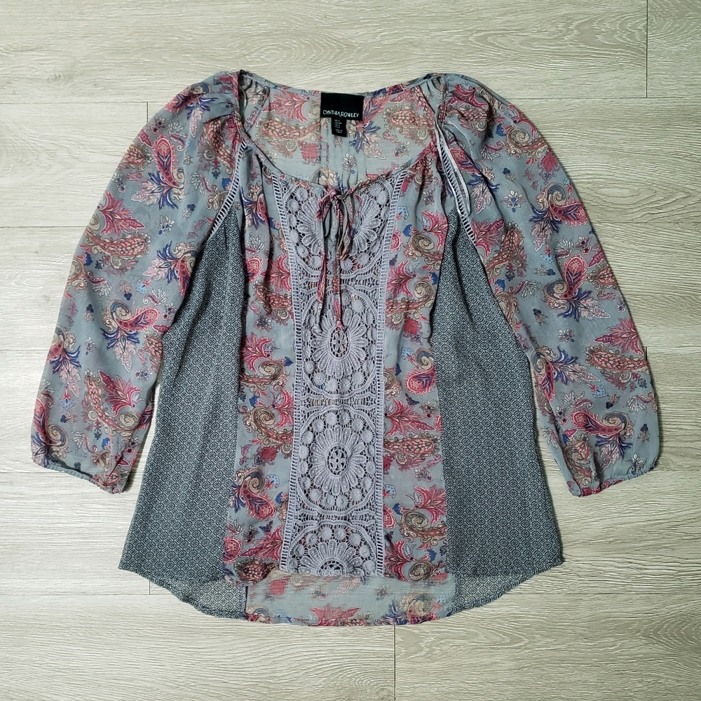 Cynthia Rowley size Small boho grey floral crochet sheer blouse cottagecore